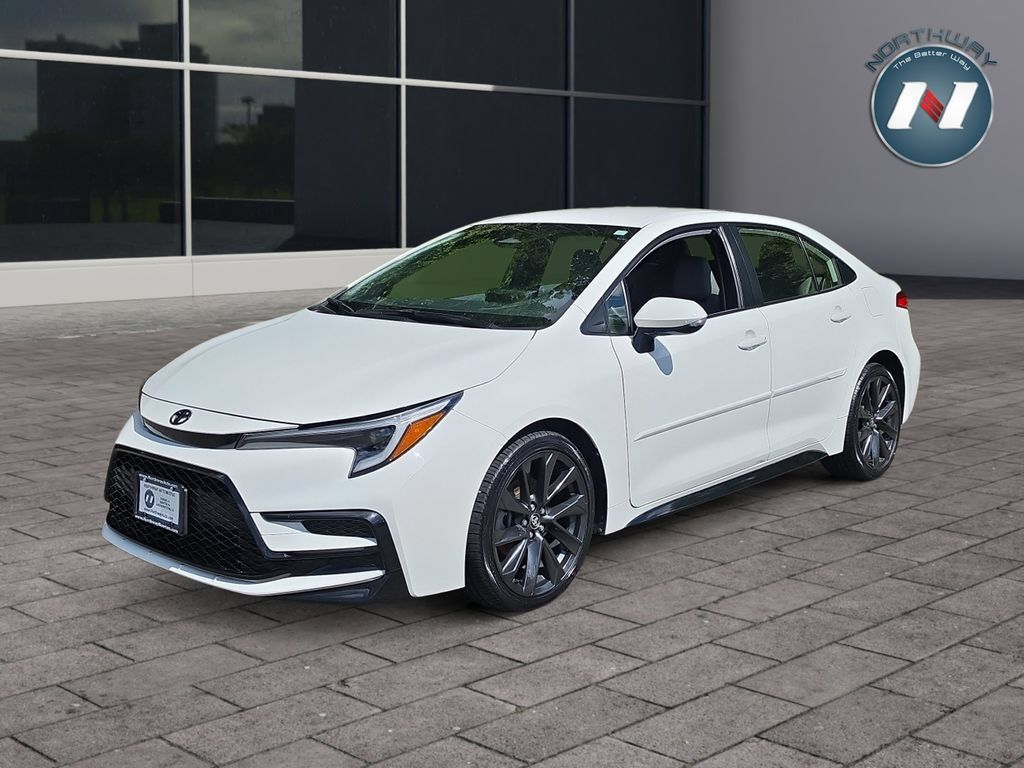 Used 2024 Toyota Corolla SE FWD image 1