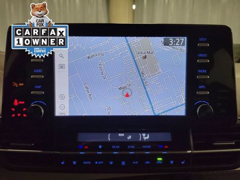 Used 2024 Toyota Sienna Platinum image 19