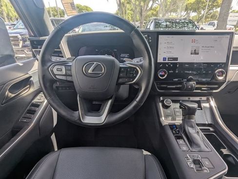 Used 2025 Lexus GX 550 w/ Cold Area Package AWD/4WD image 12