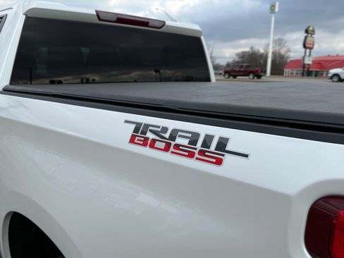 Used 2024 Chevrolet Silverado 1500 LT Trail Boss w/ Protection Package image 17