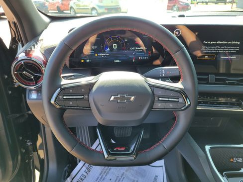 Used 2026 Chevrolet Equinox RS FWD image 22