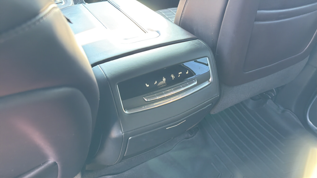 Used 2023 Cadillac Escalade Sport Platinum AWD/4WD image 22