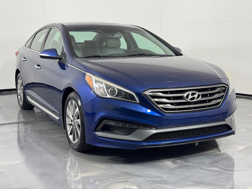 Used 2016 Hyundai Sonata Sport w/ Option Group 03 FWD image 3