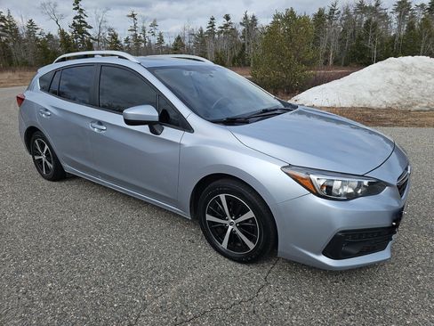 Used 2023 Subaru Impreza Premium AWD/4WD image 3