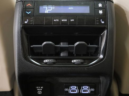 Used 2022 Jeep Grand Cherokee L Limited w/ Luxury Tech Group II AWD/4WD image 26