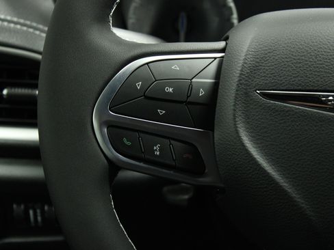 New 2026 Chrysler Pacifica Select AWD/4WD image 23