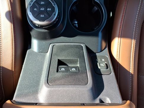 Used 2024 Ford Bronco Heritage Edition AWD/4WD image 28