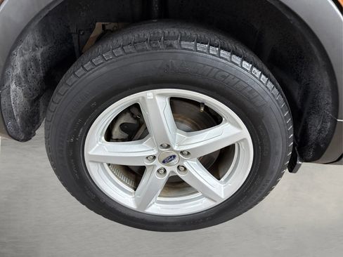 Used 2017 Ford Explorer XLT image 15