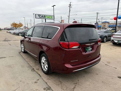 Used 2020 Chrysler Pacifica Limited image 9