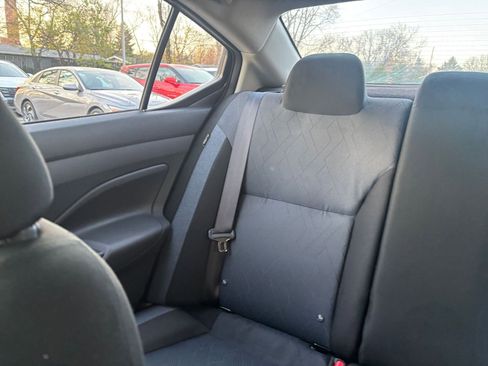 Used 2025 Nissan Versa SV FWD image 37