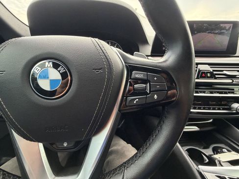 Used 2019 BMW 530i xDrive w/ Convenience Package AWD/4WD image 19
