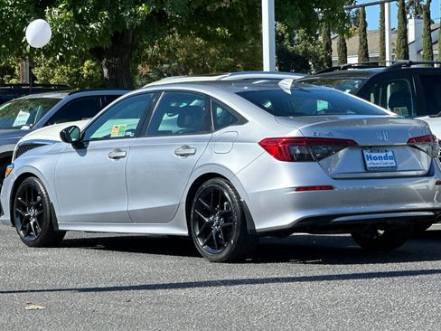 Used 2022 Honda Civic Sport image 3