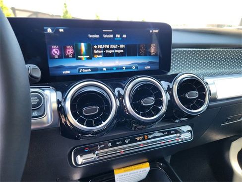 New 2026 Mercedes-Benz GLB 250 4MATIC image 21