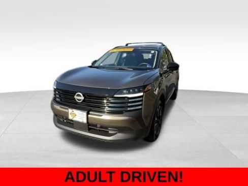 Used 2026 Nissan Kicks SV w/ Cold Weather Package image 2