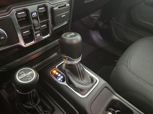 Used 2022 Jeep Wrangler Unlimited Sahara w/ LED Lighting Group image 23