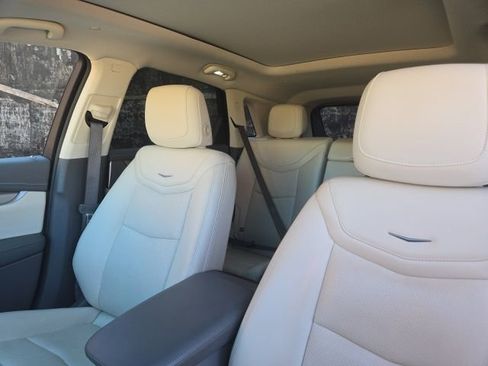 Certified 2023 Cadillac XT5 Premium Luxury AWD/4WD image 9