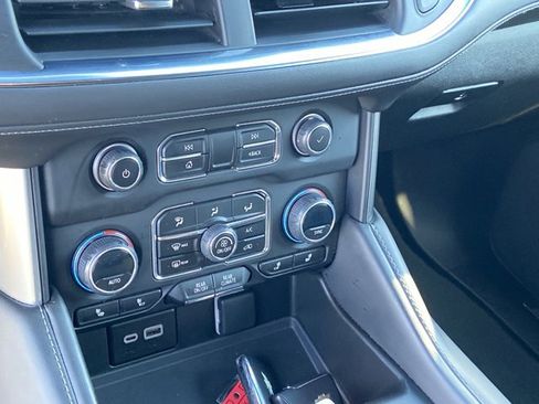 Used 2023 Chevrolet Suburban LT image 38