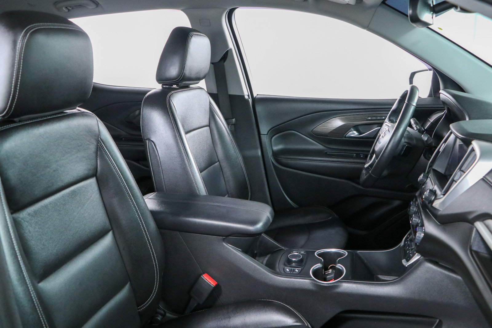 Used 2022 GMC Terrain SLT w/ LPO, Floor Liner Package AWD/4WD image 26