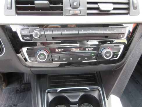 Used 2016 BMW 320i Sedan image 42