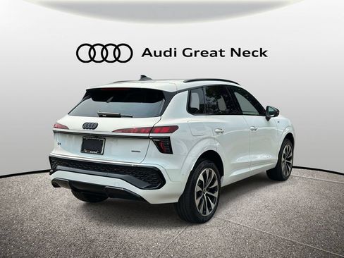 New 2026 Audi Q3 quattro 2.0T AWD/4WD image 8