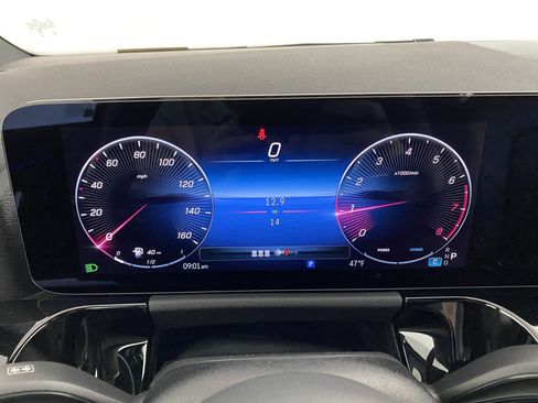 Certified 2025 Mercedes-Benz GLA 250 4MATIC image 18