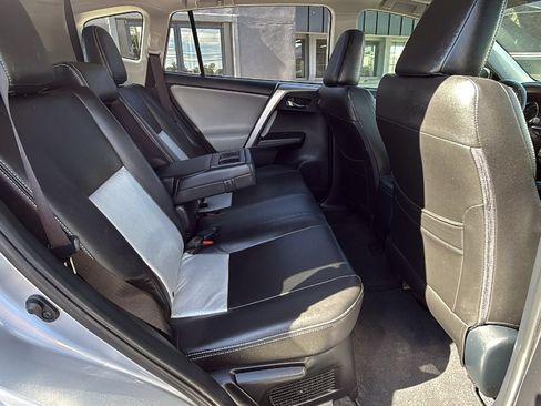 Used 2017 Toyota RAV4 XLE AWD/4WD image 16