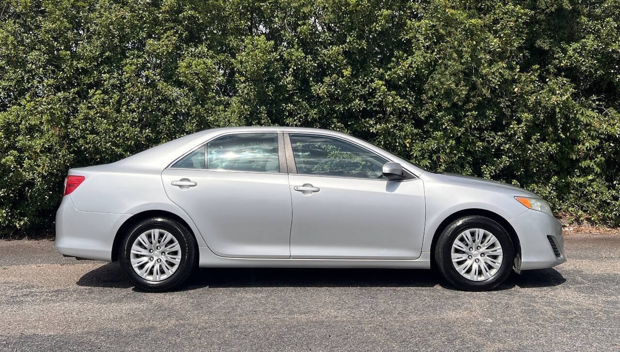 Used 2014 Toyota Camry FWD image 9