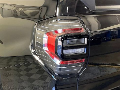Used 2025 Toyota 4Runner Platinum AWD/4WD image 35