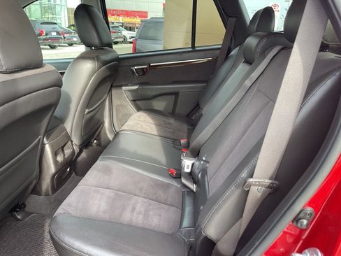 Used 2012 Hyundai Santa Fe SE w/ Premium Pkg 3 FWD image 11