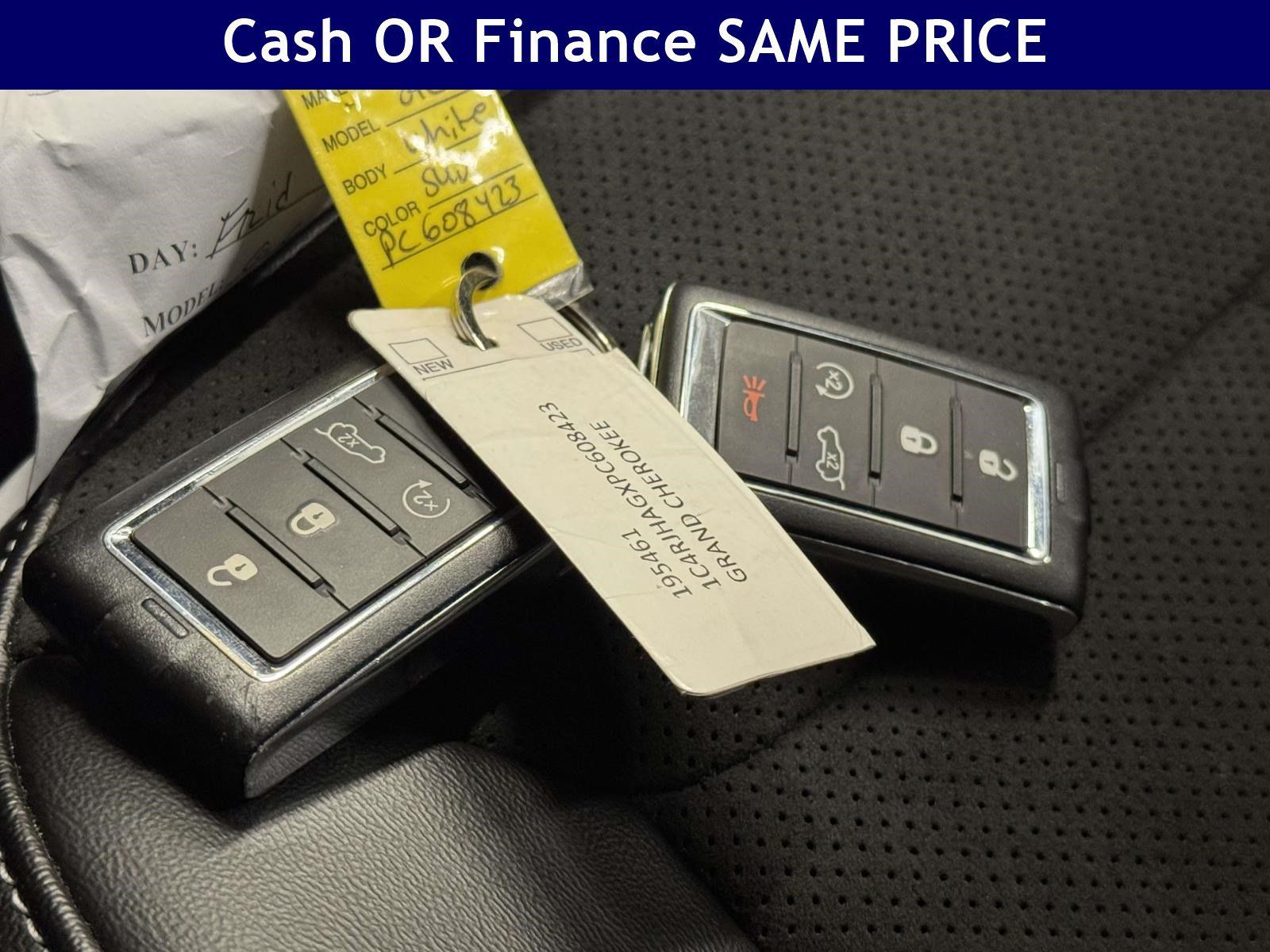 Used 2023 Jeep Grand Cherokee Altitude AWD/4WD image 30