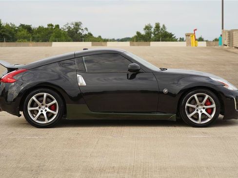 Used 2014 Nissan 370Z Touring w/ Sport Package RWD image 6