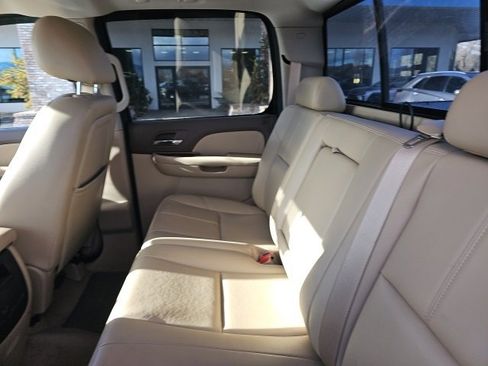 Used 2011 GMC Sierra 3500 SLT w/ SLT Convenience Package image 9