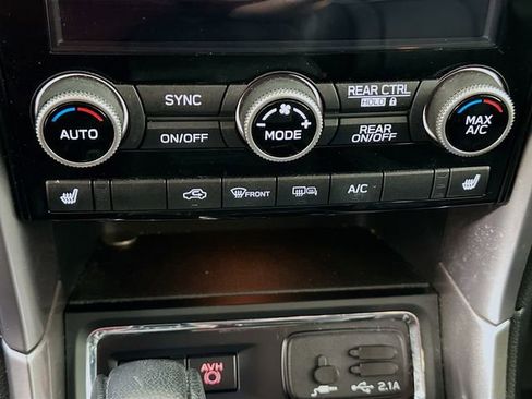 Used 2019 Subaru Ascent Limited image 17