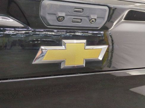 Used 2023 Chevrolet Silverado 2500 Custom w/ Custom Value Package image 11