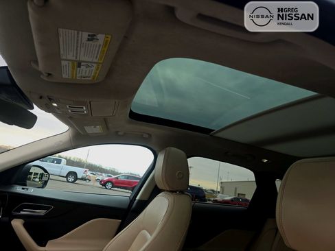 Used 2020 Jaguar F-PACE Prestige image 15