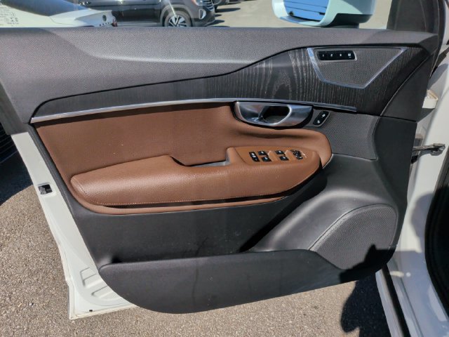 Used 2020 Volvo XC90 T6 Momentum AWD/4WD image 10