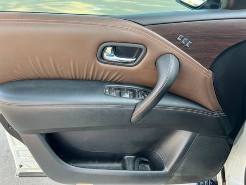 Used 2019 Nissan Armada Platinum w/ Captain's Chairs Package RWD image 11