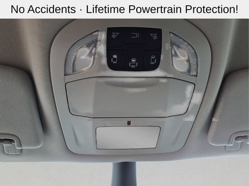 Used 2024 Chrysler Pacifica Touring-L FWD image 22