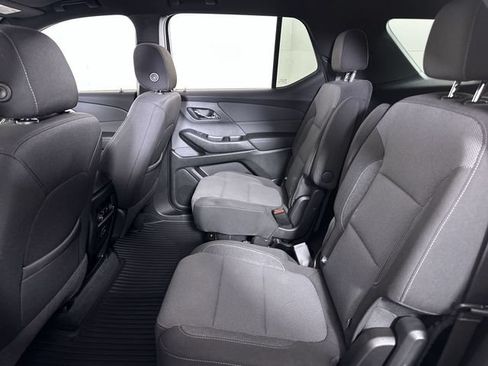 Used 2022 Chevrolet Traverse LT FWD image 26