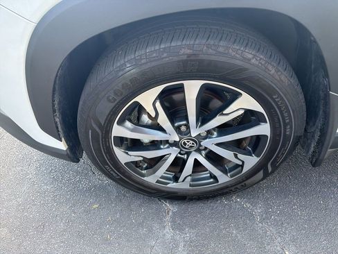 Used 2024 Toyota Corolla Cross XLE AWD/4WD image 4
