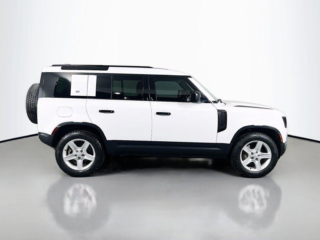 Used 2023 Land Rover Defender 110 SE AWD/4WD image 4