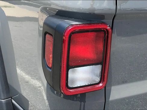 Used 2022 Jeep Gladiator Mojave w/ Trailer Tow Package image 28