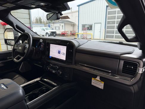 Used 2025 Ford F350 Platinum w/ FX4 Off-Road Package image 11