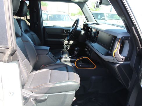 Used 2023 Ford Bronco Badlands w/ Sasquatch Package AWD/4WD image 14