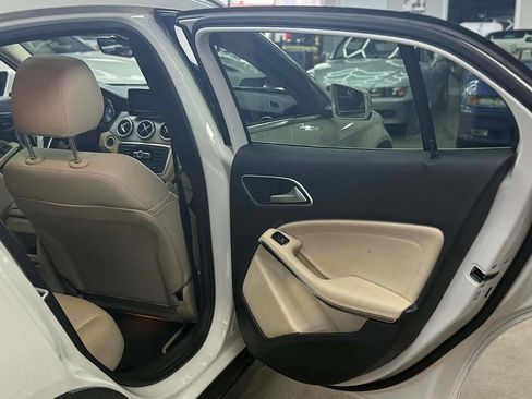 Used 2015 Mercedes-Benz GLA 250 4MATIC image 16