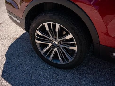 Used 2018 Ford Explorer Platinum AWD/4WD image 10