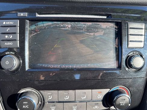 Used 2019 Nissan Rogue S image 26