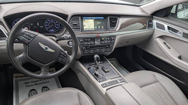 Used 2015 Hyundai Genesis 3.8 RWD image 18