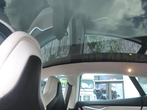 Used 2017 Tesla Model S 75 RWD image 26