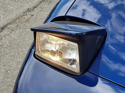 Used 2004 Chevrolet Corvette Z06 w/ Z06 Preferred Equipment Group RWD image 26